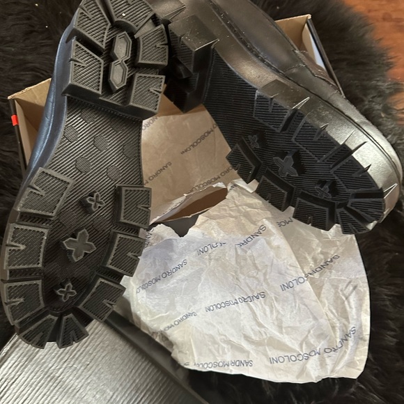 NWB- 10.5 Black leather - Sandro Moscoloni lug sole loafers - fits like … - Picture 3 of 5